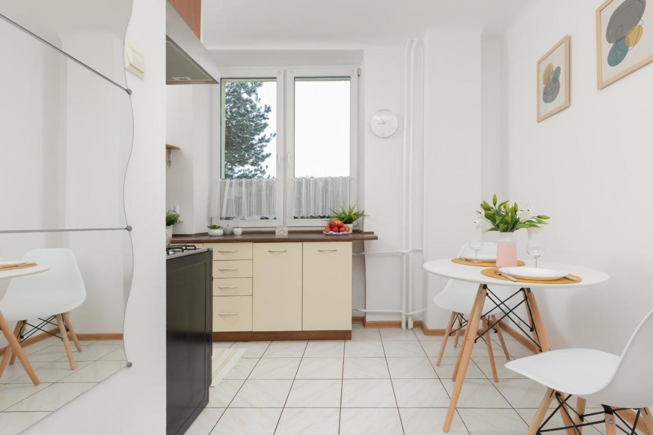 Warsaw Airport Studio Astronautow With Balcony By Renters Apartment Exterior foto
